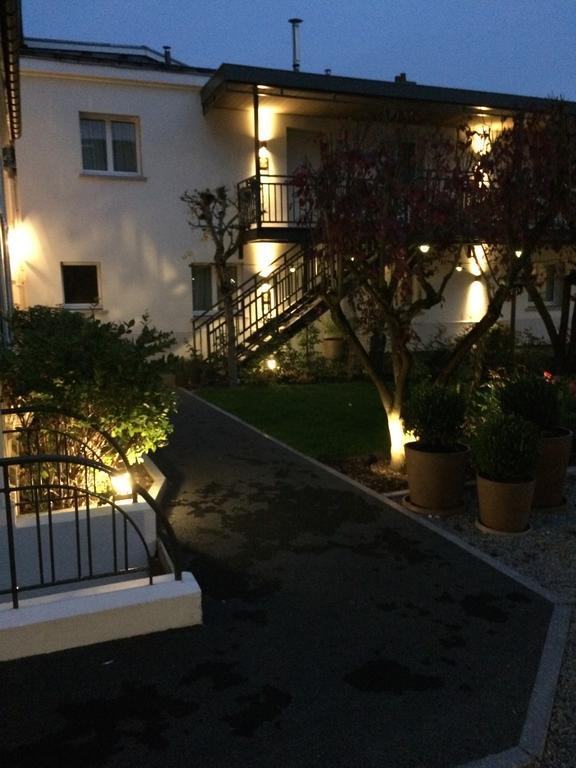 Hotel Jardin Le Pasteur Châlons-en-Champagne Exterior foto